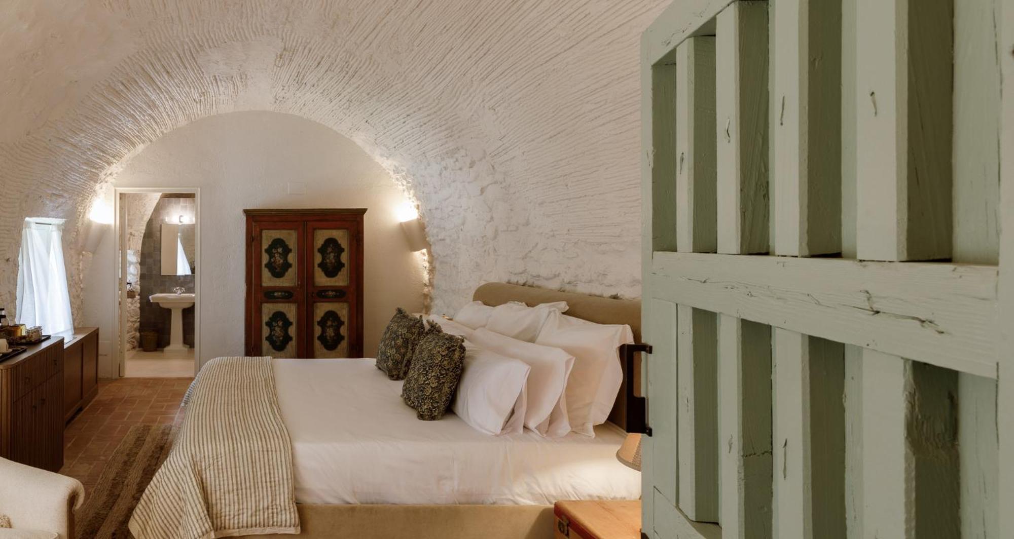 Hotel Castell De Vallgornera Peralada Exterior photo