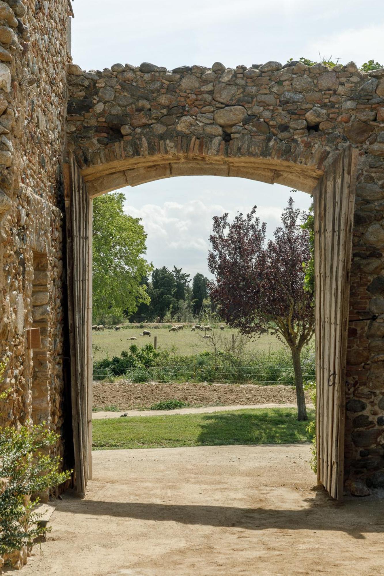 Hotel Castell De Vallgornera Peralada Exterior photo