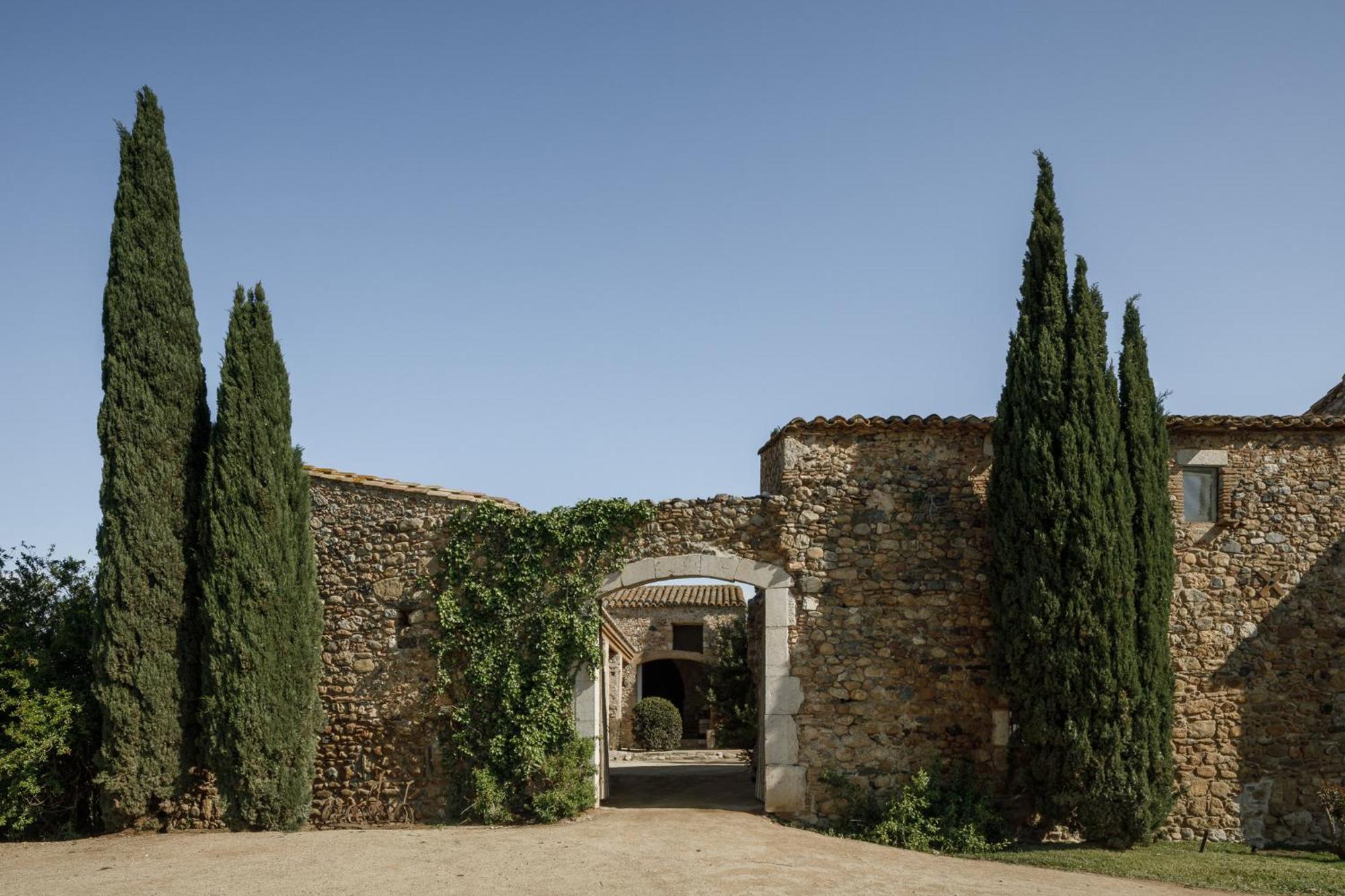 Hotel Castell De Vallgornera Peralada Exterior photo