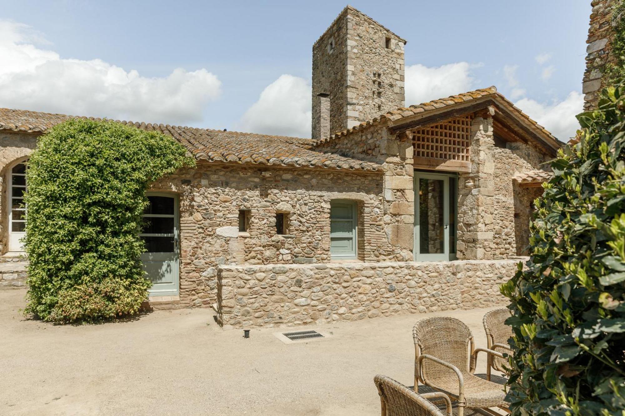 Hotel Castell De Vallgornera Peralada Exterior photo