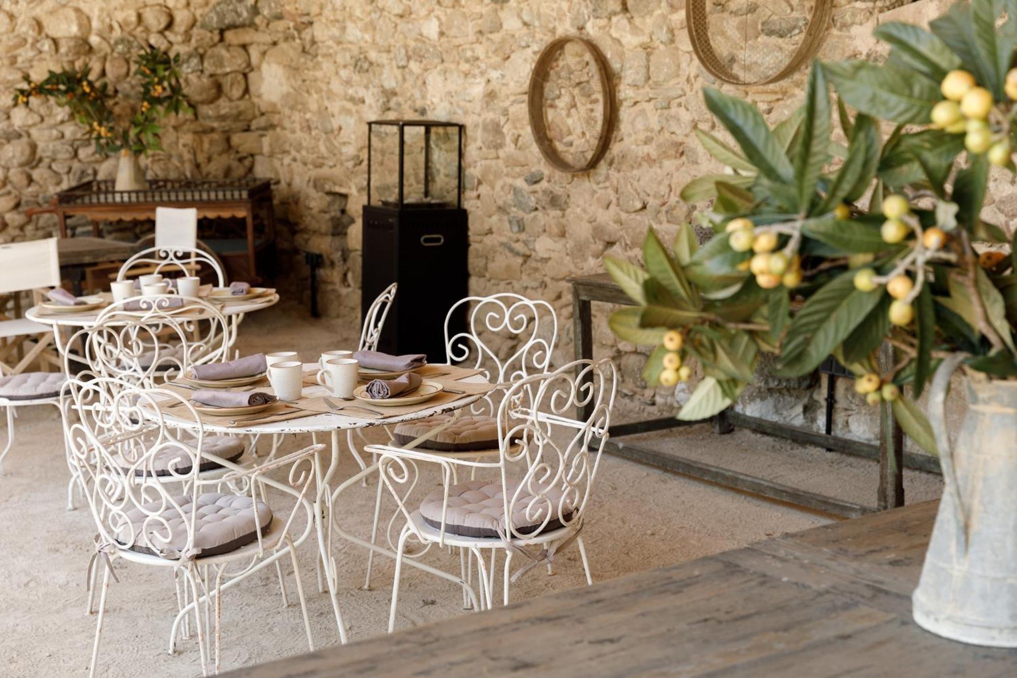 Hotel Castell De Vallgornera Peralada Exterior photo
