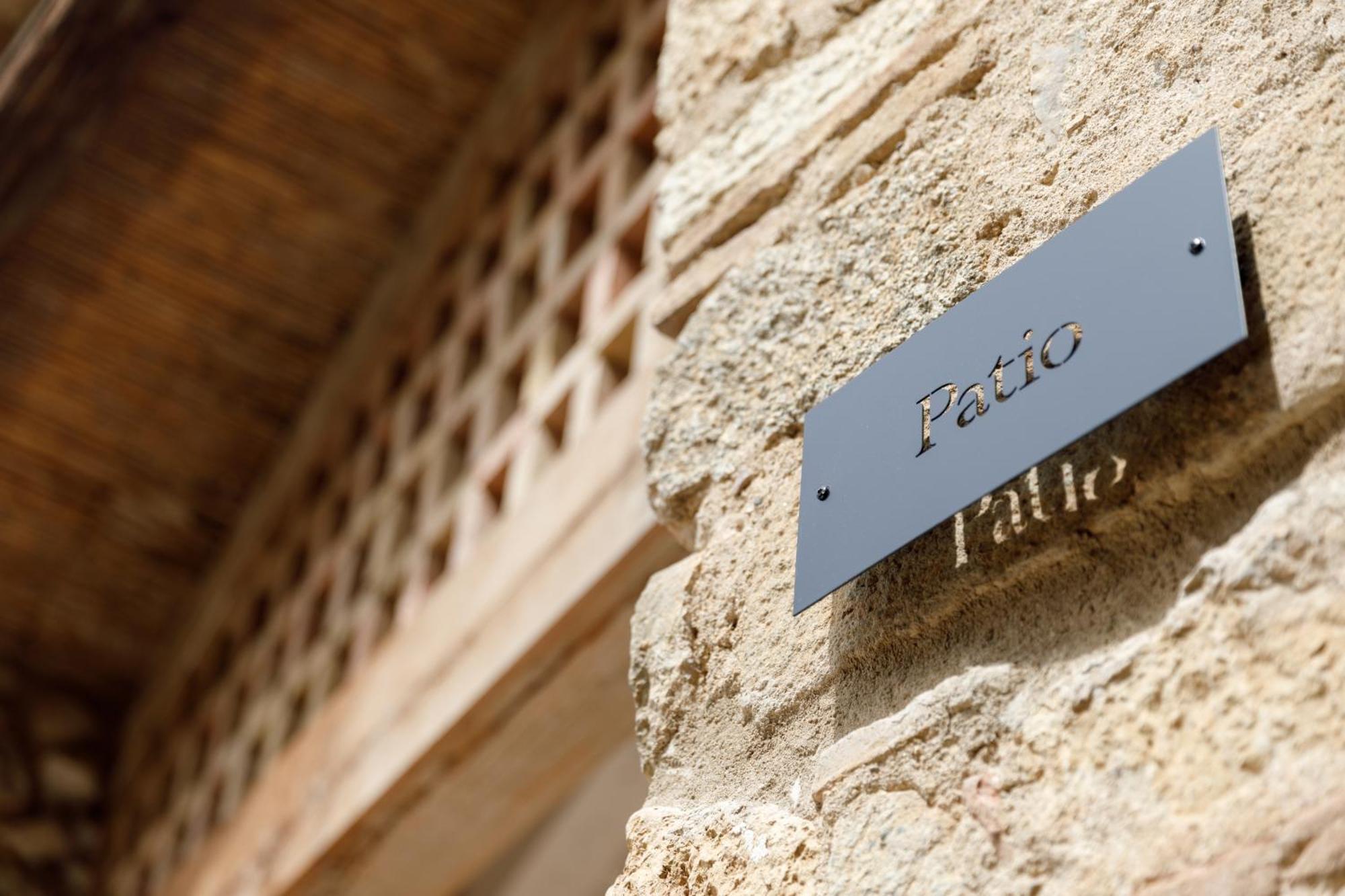 Hotel Castell De Vallgornera Peralada Exterior photo