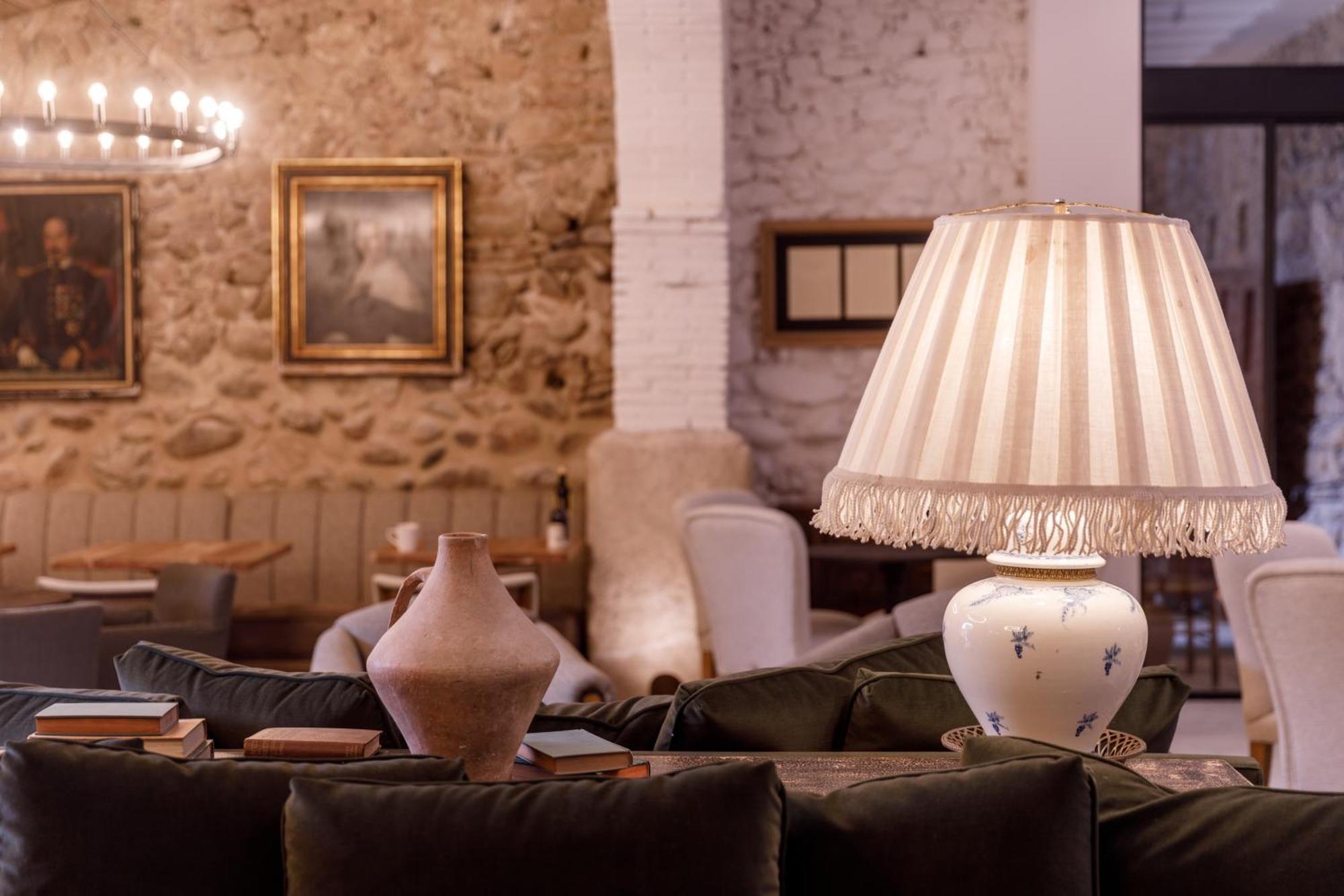 Hotel Castell De Vallgornera Peralada Exterior photo