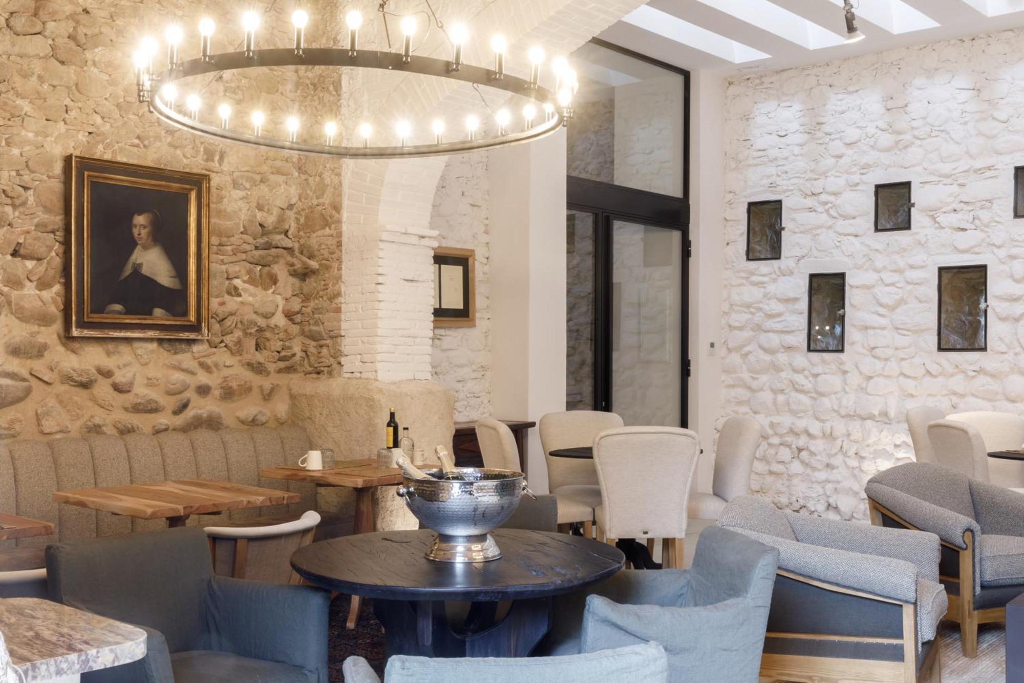 Hotel Castell De Vallgornera Peralada Exterior photo